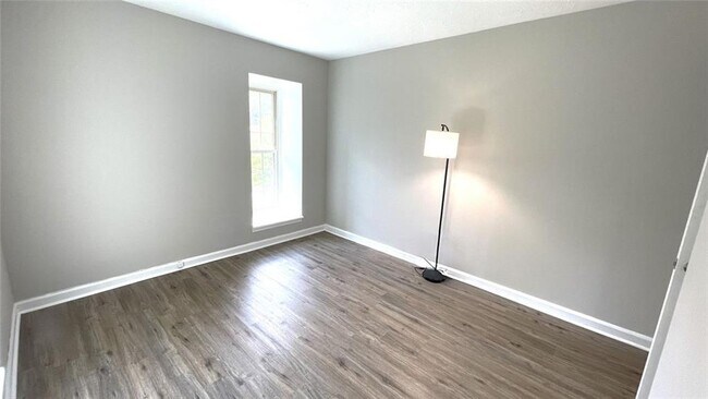 Building Photo - 3091 Colonial Way