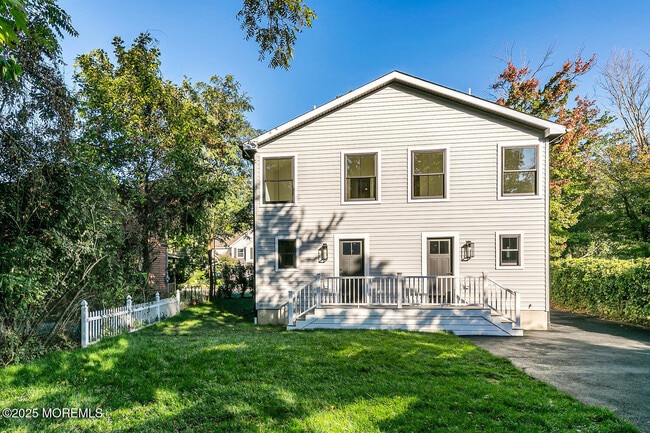 Building Photo - 516 River Rd