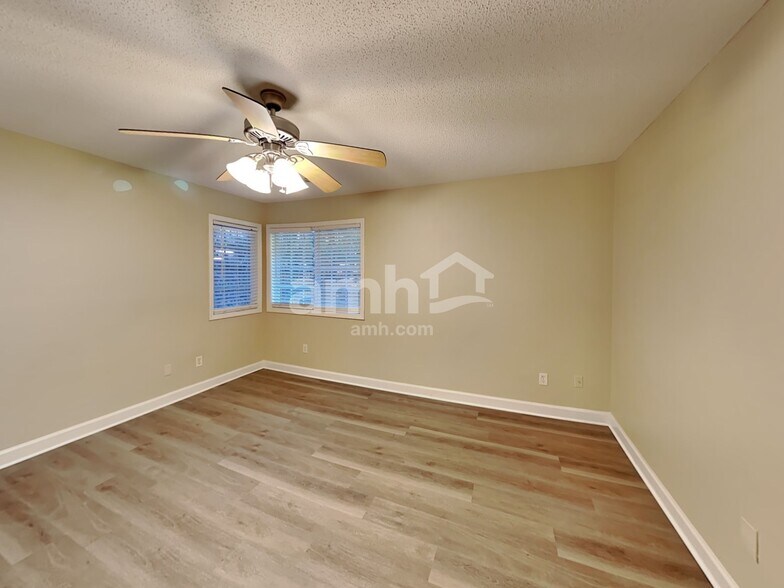 Building Photo - 1815 Bernice Dr