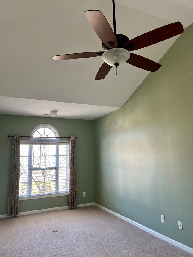 Building Photo - 1109 Somers Dr