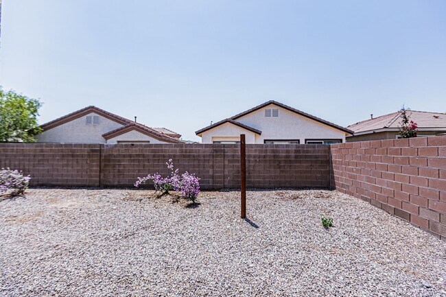 Building Photo - 1 Story home located in Southern Highlands