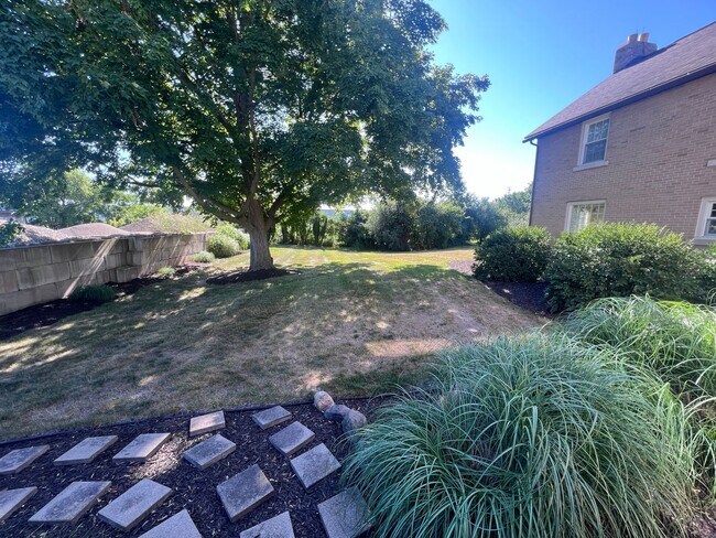 Building Photo - Spacious Four Bedroom Home in Byron Center!