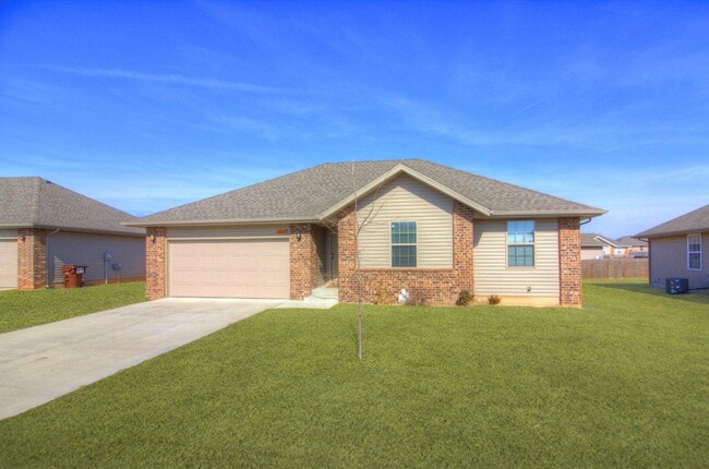 Primary Photo - 3 Bedroom in Republic Schools!