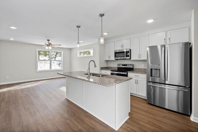 Building Photo - 839 Cumberland Dr