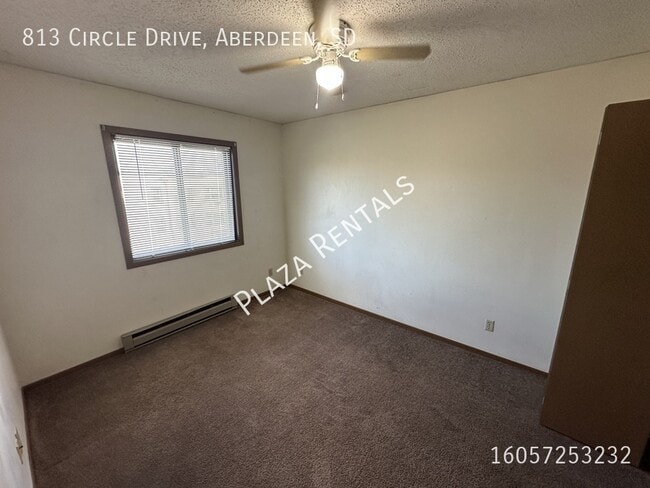 Building Photo - 307 11th Ave NW