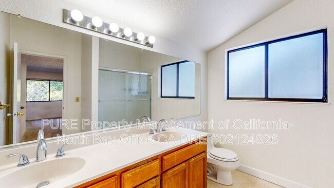 Building Photo - 7474 Mercedes Way