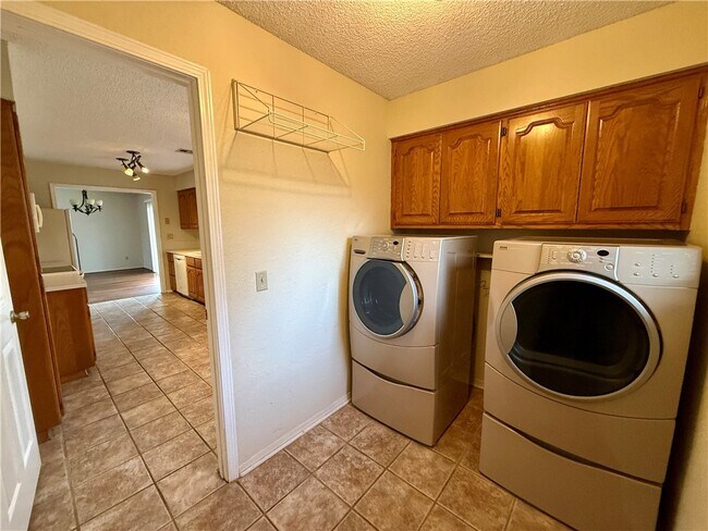 Building Photo - 9 Dunedin Dr