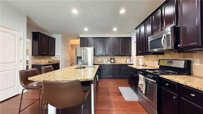 Building Photo - 1810 Kingsbridge Ct
