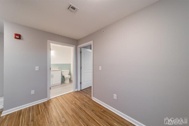 Building Photo - 875 Port Reading Ave