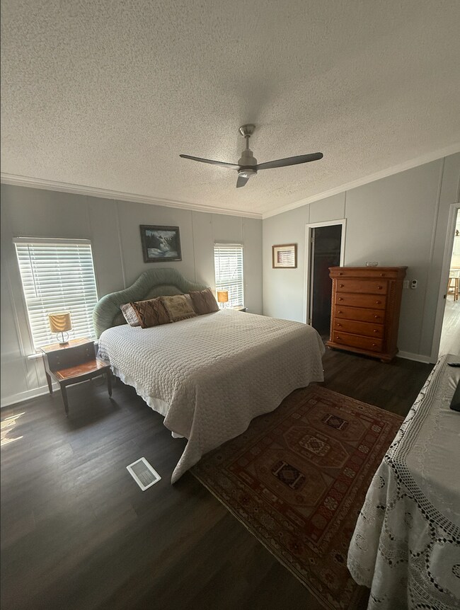 Building Photo - Updated Country Home – 3 Bed, 2 Bath – 2,500 Sq Ft with Fenced Yard & Spacious Porches