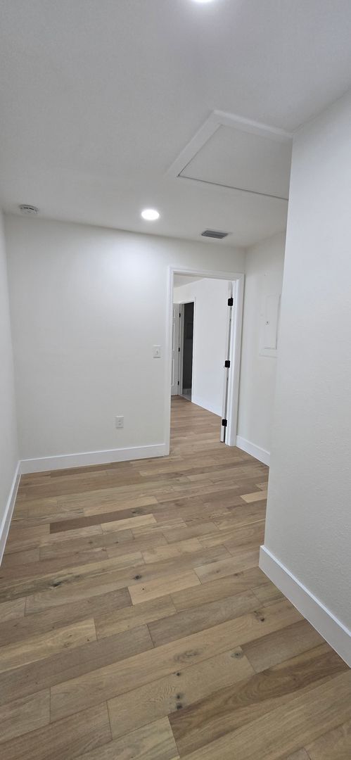 Building Photo - Completely remodeled 4 Bed 4 Bath home wit...