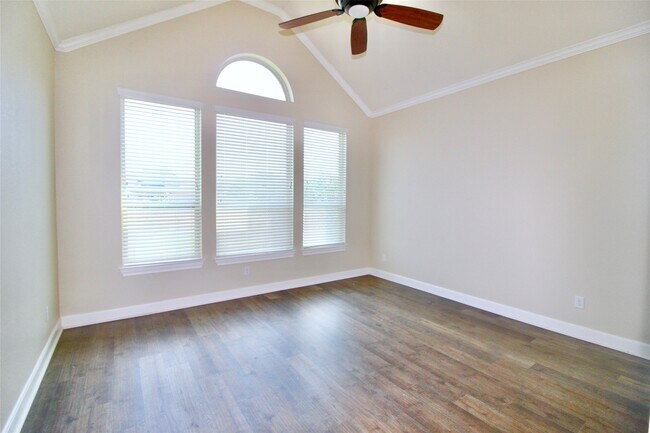 Building Photo - 24115 Via Privato Dr