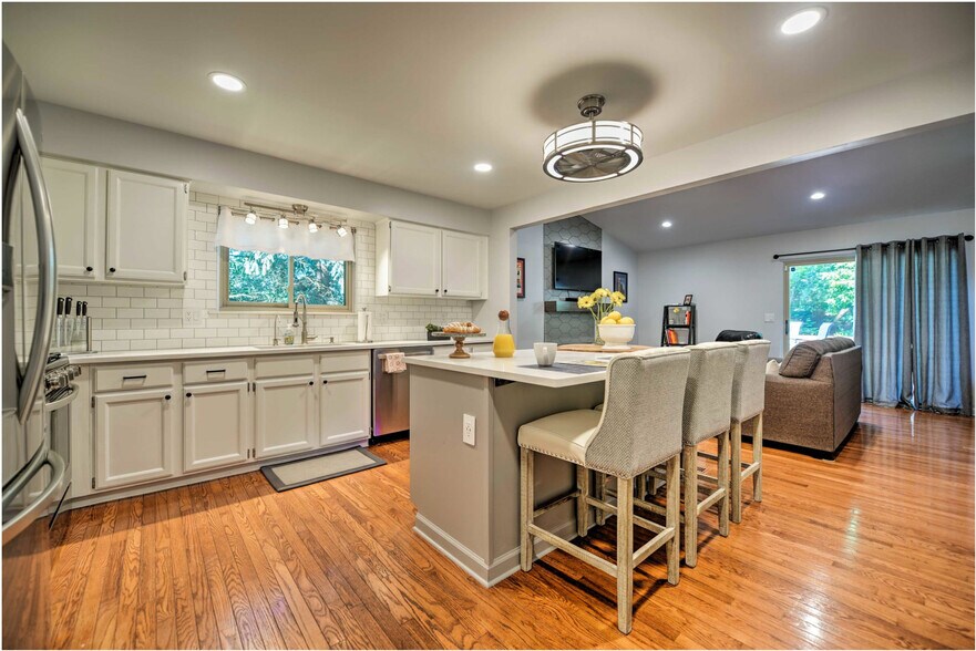 Building Photo - 1385 Northbrook Dr