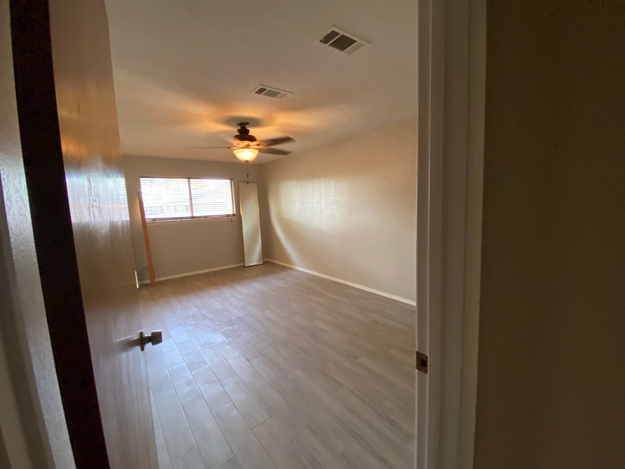 Building Photo - 702 Blackwell Ave