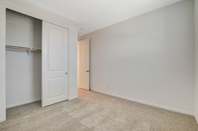Building Photo - Newly built Home, gated
