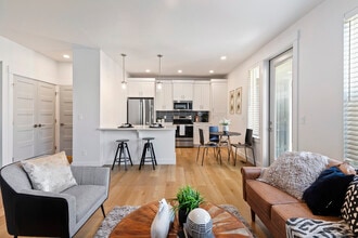 Building Photo - 6220 S Astrantia Ln