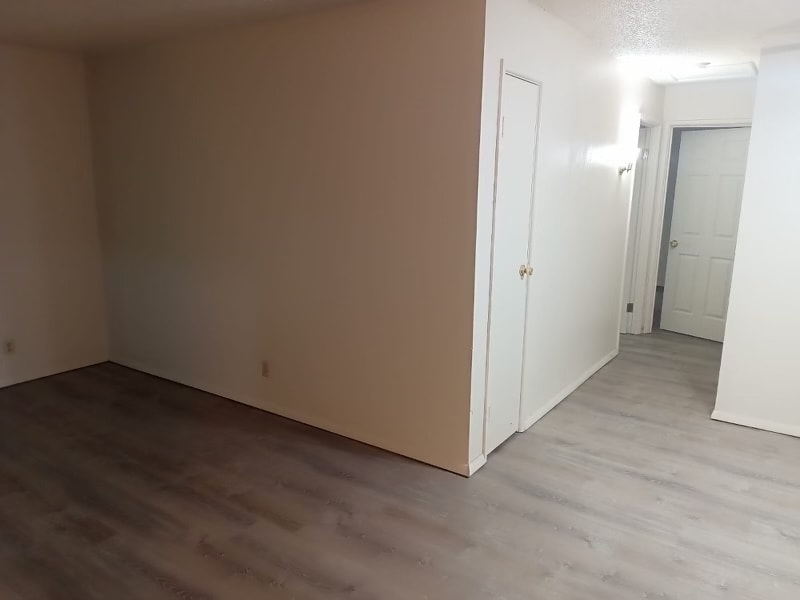 Building Photo - 32 Woodglen Apartment