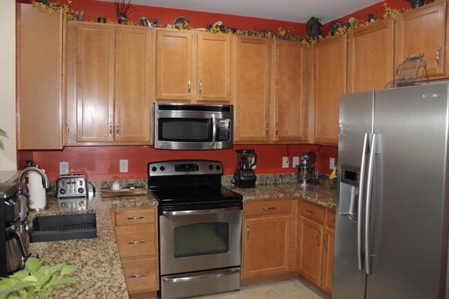 Building Photo - Beautiful 2 Bedroom 2 Bathroom Located in ...