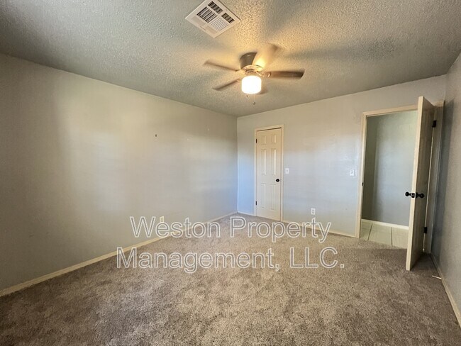 Building Photo - 10408 Blue Spruce Rd