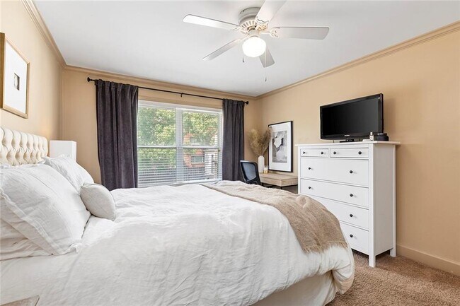 Building Photo - 48 Peachtree Ave NE