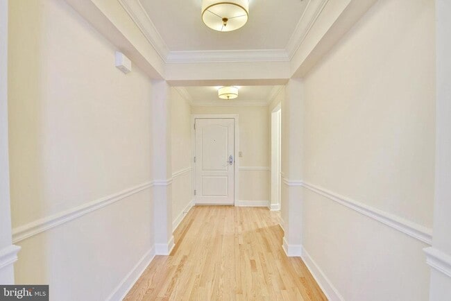 Building Photo - 502 W Broad St