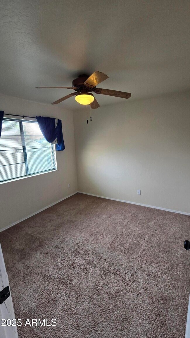 Building Photo - 18820 N 41st Dr