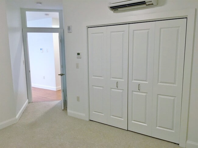 Building Photo - 875 Elm St