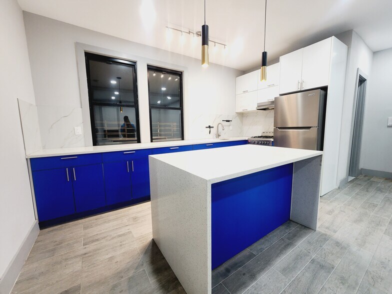 Building Photo - 277 Cator Ave