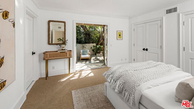 Building Photo - 1330 N Wetherly Dr