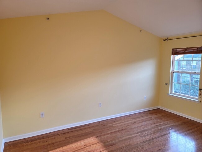 Building Photo - 8 McMartin Ct
