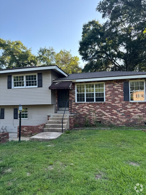 Building Photo - 3748 Cumberland Dr