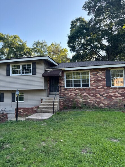 Primary Photo - 3748 Cumberland Dr