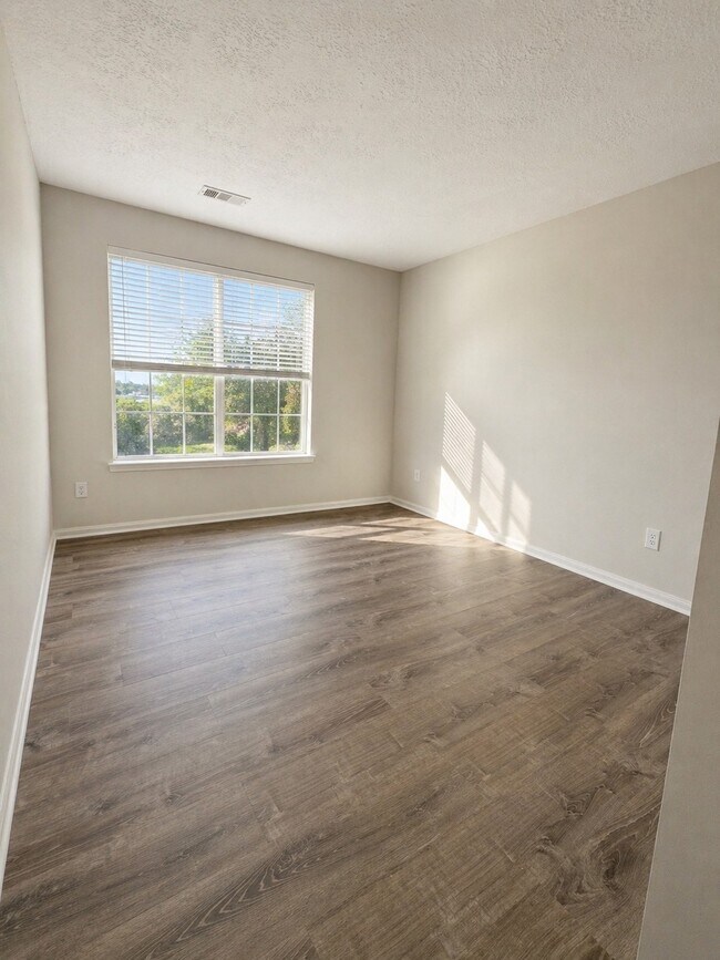 Building Photo - 20834 Beech Tree Dr