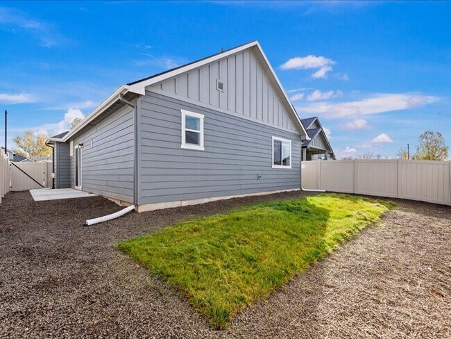 Building Photo - Coming Soon in Meridian! 3 Bed Beauty w/ A...