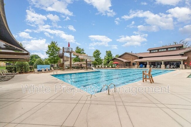 Building Photo - 209 Forsythia Ln