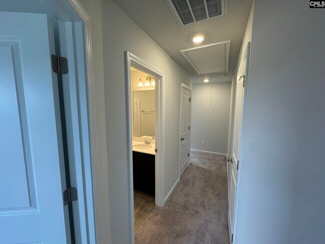 Building Photo - 17 Ozark Dr