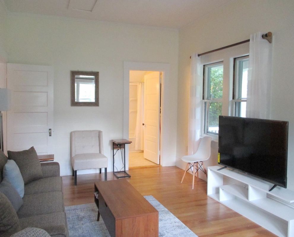 Building Photo - 38 Berkley, B