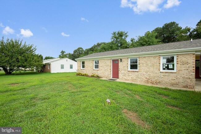 Building Photo - 6055 Dawn Dr
