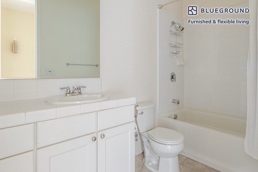 Building Photo - 640 Turnbuckle Dr