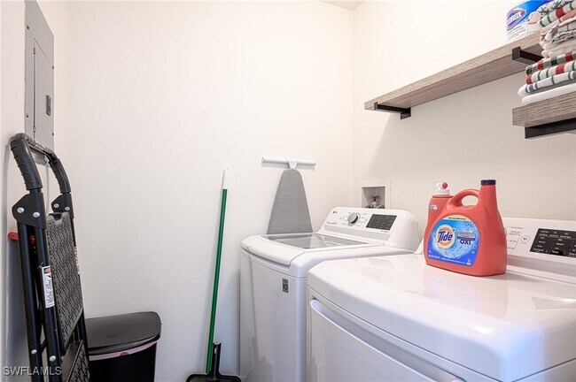 Building Photo - 2408 Millcreek Ln