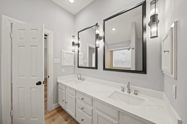 Building Photo - 19211 Haystream Dr