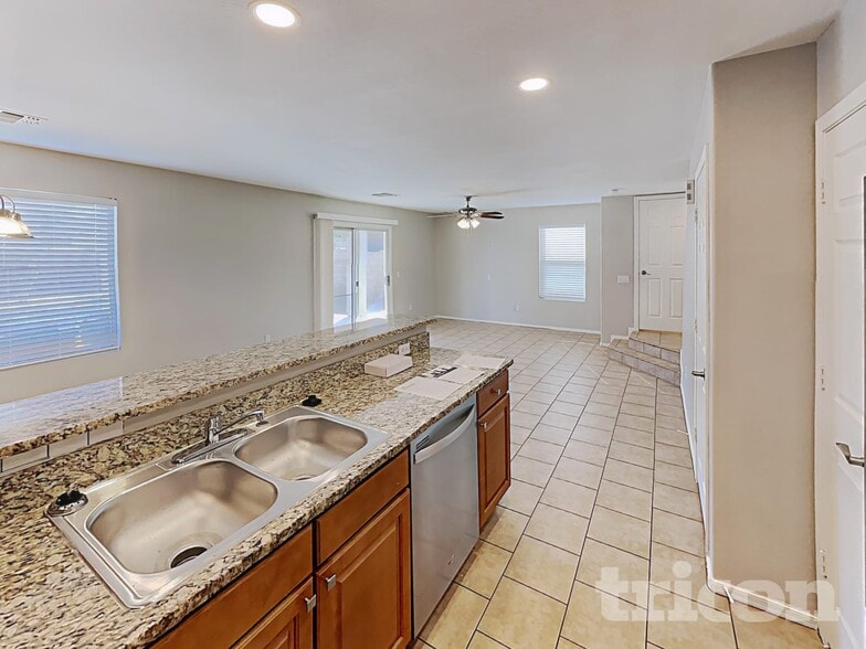 Building Photo - 999 E Stardust Way