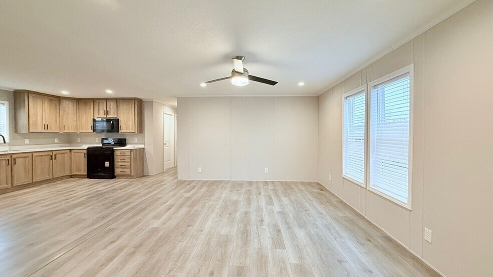 Building Photo - 29647 Erie Ct