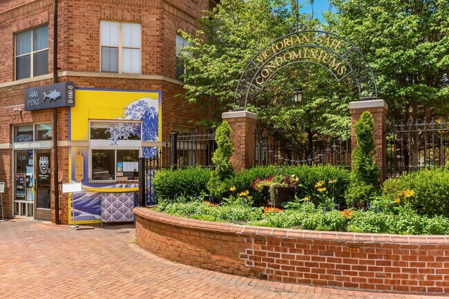 Building Photo - 26 E 2nd Ave