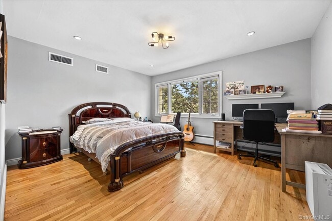 Building Photo - 15 Cricket Ln