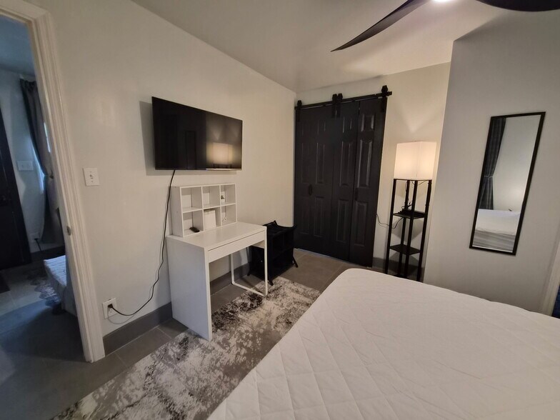 Bedroom TV - Laundry Door - 1513 Truman Rd
