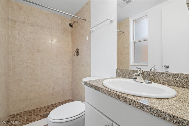 Building Photo - 12658 Kenwood Ln