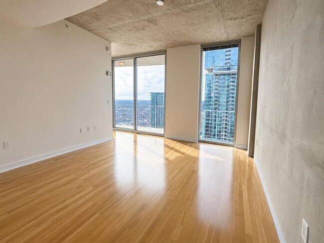 Building Photo - 360 Nueces St