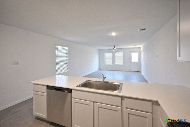 Building Photo - 1517 Hummock Steep