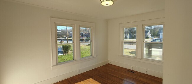 Building Photo - LEASE ONLY - 2219 Lyndon Ave.